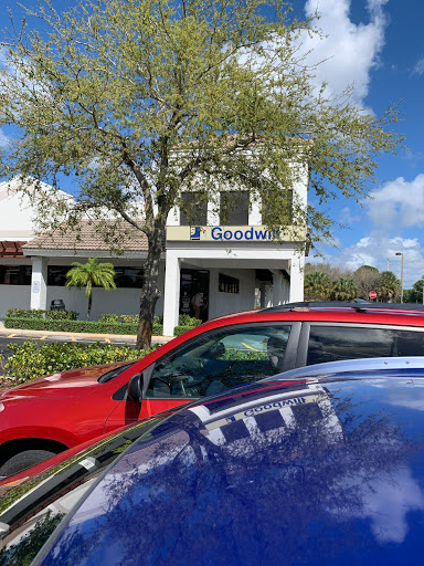 Thrift Store «Goodwill Greenacres/Woodbridge Store & Donation Center», reviews and photos, 6601 Forest Hill Blvd, Greenacres, FL 33413, USA