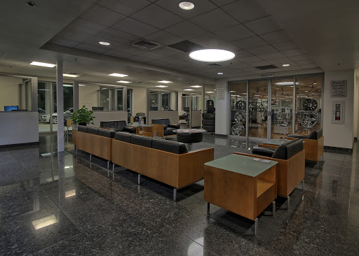 BMW Dealer «Chapman BMW On Camelback», reviews and photos, 830 E Camelback Rd, Phoenix, AZ 85014, USA