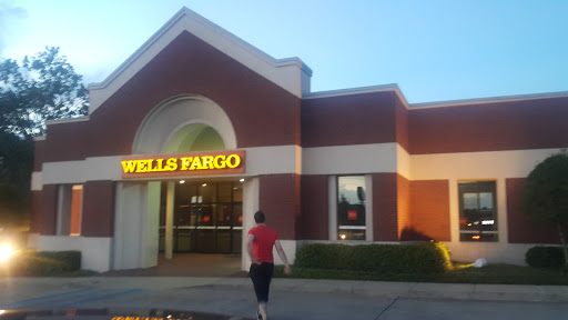 Bank «Wells Fargo Bank», reviews and photos