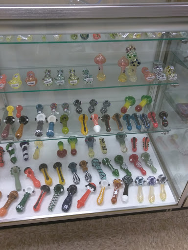 Tobacco Shop «Elliston Place Smokeshop», reviews and photos, 2204 Elliston Pl # H, Nashville, TN 37203, USA