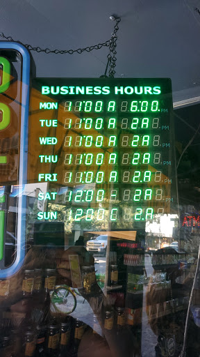 Cigar Shop «Pipe & Pouch Smoke Shop», reviews and photos, 53 N Orange Ave, Orlando, FL 32801, USA