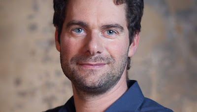 Sylvain KOLAKOWSKI, hypnothérapeute Paris, spécialiste en arrêt du tabac, shiatsu et Chi Nei Tsang Paris, magnétiseur Paris à Paris