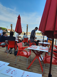 Atmosphère du Restaurant de spécialités à base de poisson-pêcheur Le Poisson Rouge à Vieux-Boucau-les-Bains - n°3