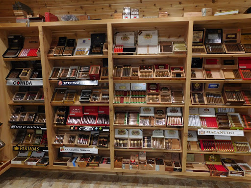 Tobacco Shop «Lambeau Tobacco», reviews and photos, 6430 Green Bay Rd #102, Kenosha, WI 53142, USA