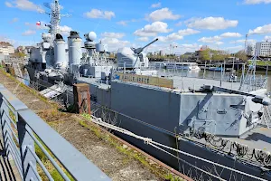 French destroyer Maillé-Brézé image