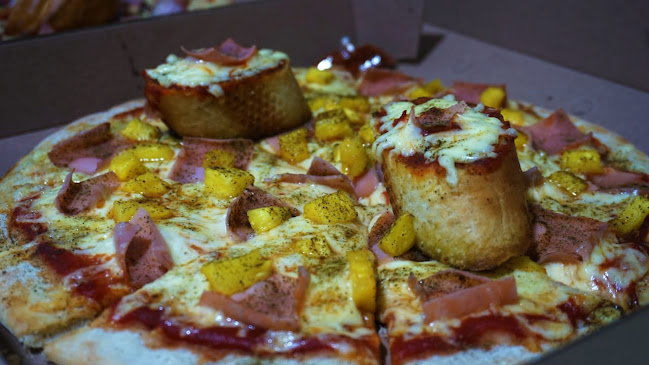 Weekend's Pizza - Pizzeria