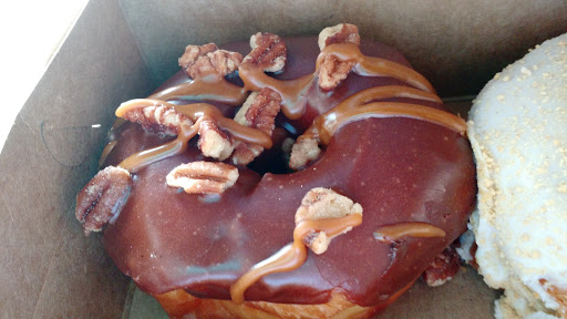 Donut Shop «Wake N Bake Donuts - Carolina Beach», reviews and photos, 1401 N Lake Park Blvd Suite 46, Carolina Beach, NC 28428, USA