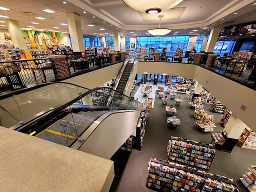 Barnes & Noble image