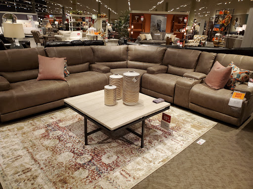 Furniture Store «Art Van Furniture - Bedford Park», reviews and photos, 7200 S Cicero Ave, Chicago, IL 60629, USA