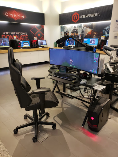 Furniture Store «Nebraska Furniture Mart», reviews and photos, 700 S 72nd St, Omaha, NE 68114, USA