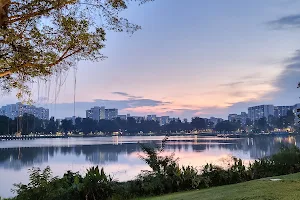 Lakeside Green image