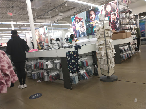 Clothing Store «Old Navy», reviews and photos, 4640 Roosevelt Blvd, Philadelphia, PA 19124, USA