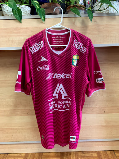 Sporting Goods Store «Soccer Mundial Sporting Goods», reviews and photos, 5805 S Gessner Rd, Houston, TX 77036, USA