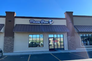 Moxee Pizza In Moxee image