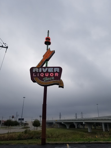 Liquor Store «River Cut Rate Liquor», reviews and photos, 327 Cadiz St, Dallas, TX 75207, USA