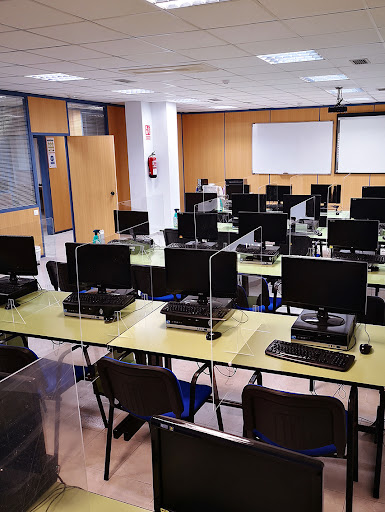 EQUIPO FORMACIÓN Y EMPLEO | Centro Concertado de Formación Profesional en Santander, Escuela vocacional en Santander,Cantabria