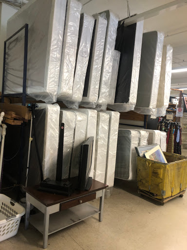 Thrift Store «Thrift Center Thrift Store», reviews and photos, 1060 El Camino Real, San Carlos, CA 94070, USA