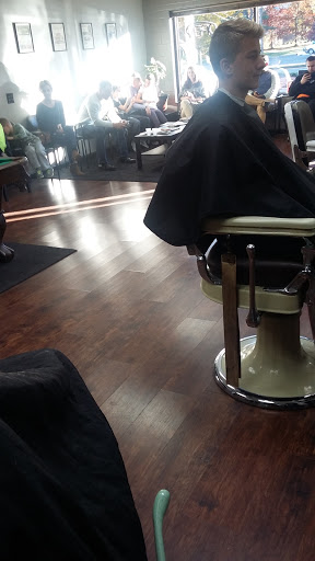 Barber Shop «Lombardos Barber Shop», reviews and photos, 1201 Meriden-Waterbury Turnpike, Plantsville, CT 06479, USA