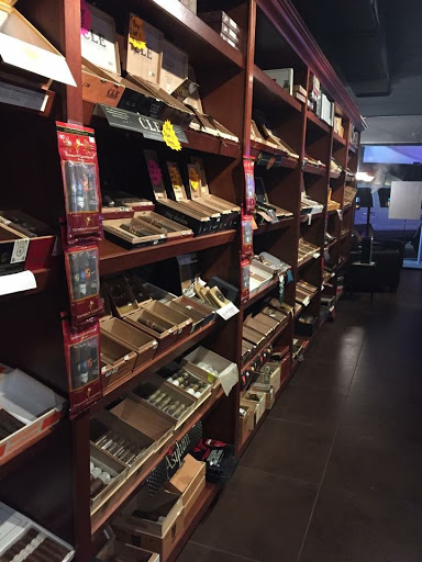 Cigar Shop «Mancave Cigar Lounge», reviews and photos, 2920 E Commercial Blvd, Fort Lauderdale, FL 33308, USA