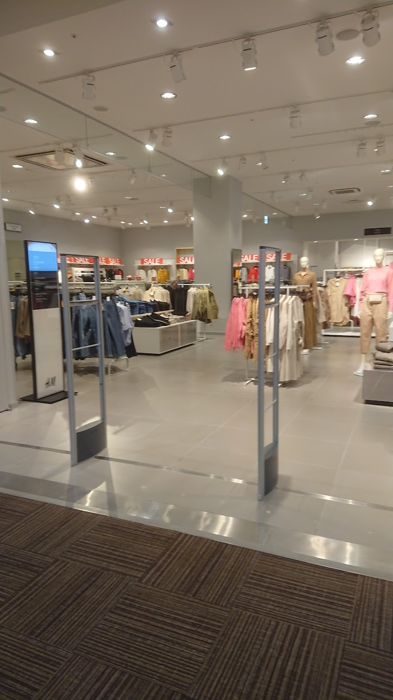 H M エイチ アンド エム イオンモール筑紫野店 福岡県筑紫野市立明寺 衣料品店 衣料品 グルコミ