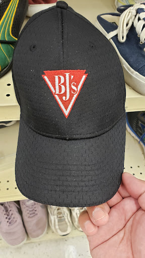 Thrift Store «Volunteers of America Thrift Store-North Columbus- Indianola», reviews and photos