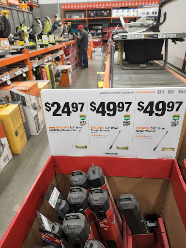 Shopping Mall «Bear Valley Shopping Center», reviews and photos, 3100 S Sheridan Blvd, Denver, CO 80227, USA