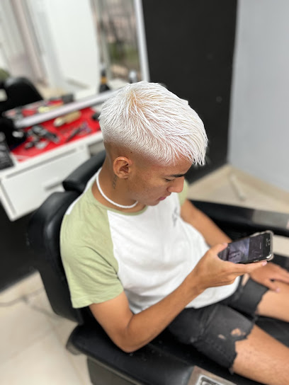 Luna_style barbershop