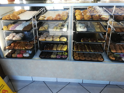 Donut Shop «Yum Yum Donuts», reviews and photos, 5921 Atlantic Blvd, Maywood, CA 90270, USA