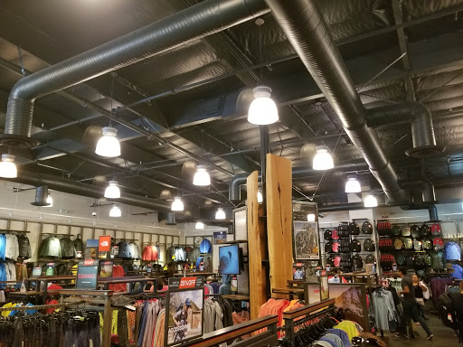 Clothing Store «The North Face Outlet», reviews and photos, 8555 San Ysidro Ave Ste 20, Gilroy, CA 95020, USA