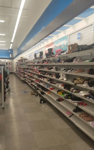 Clothing Store «Ross Dress for Less», reviews and photos, 1930 SW Wanamaker Rd, Topeka, KS 66604, USA