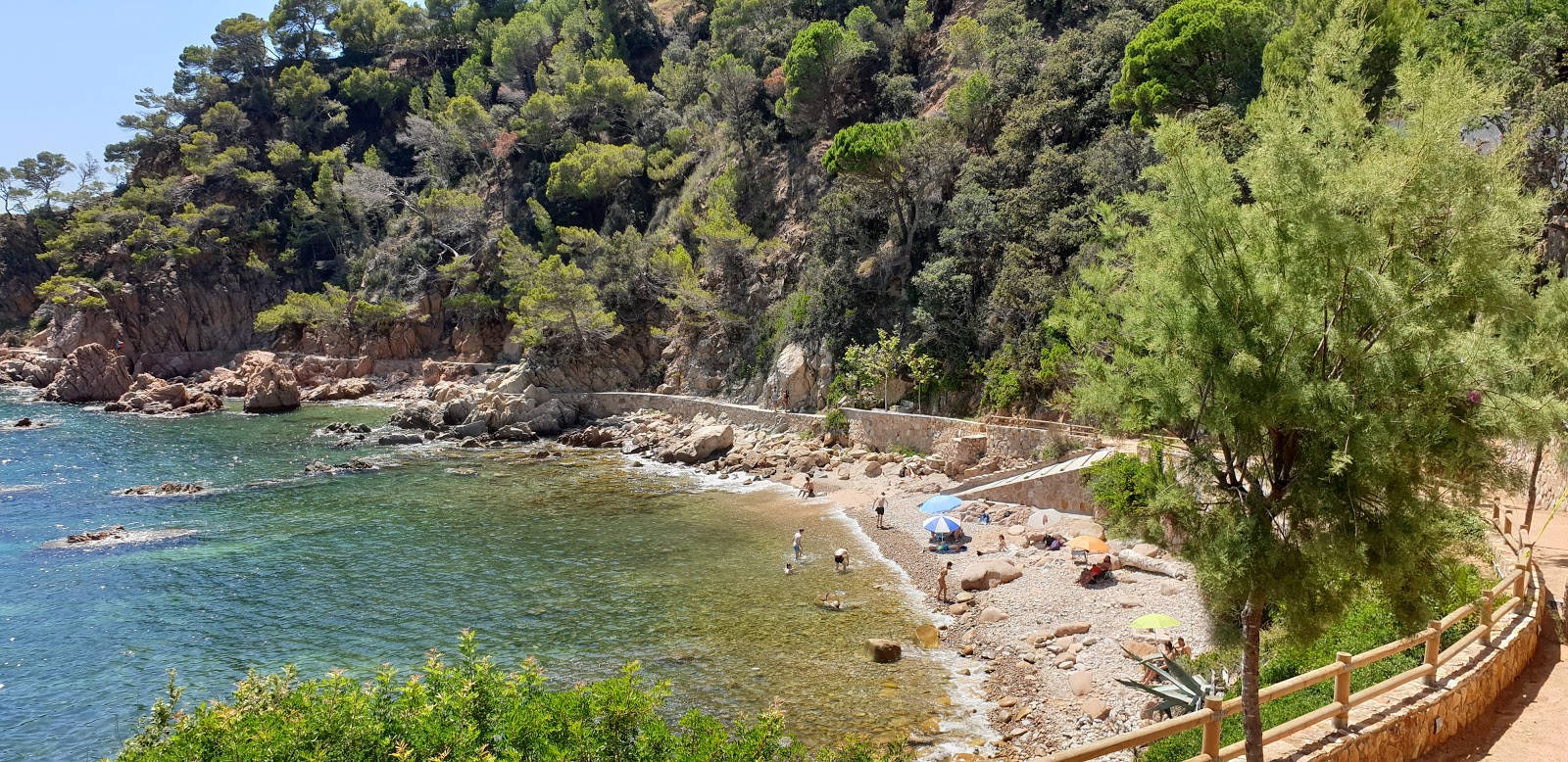 Photo of Platja dels Canyerets with small multi bays