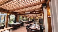Atmosphère du Restaurant français Les Jardins de Villennes à Villennes-sur-Seine - n°1