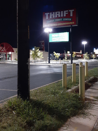 Family Thrift Center, 811 Bandera Rd, San Antonio, TX 78228, USA, 