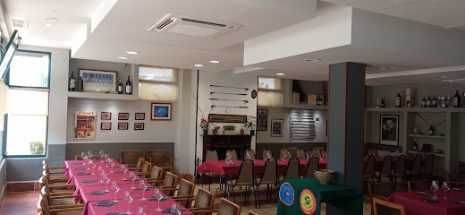 Restaurante Hoyo 19 - Camino de Golf s/n, 24391 San Miguel del Camino, León, Spain