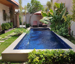 Made Giri Homestay photo