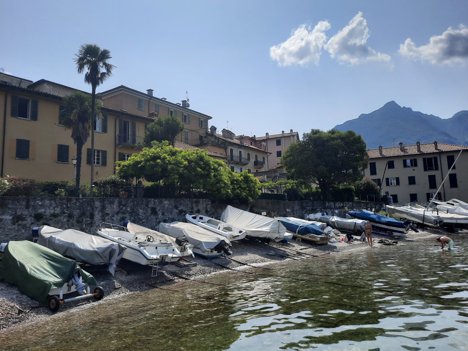 Abbadia Lariana Beach'in fotoğrafı - Çocuklu aile gezginleri için önerilir