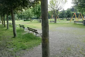 Parco Giochi Quarto Oggiaro Vivibile image