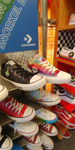 Shoe Store «Journeys», reviews and photos, 12156 S Beyer Rd, Birch Run, MI 48415, USA