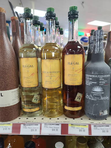 Liquor Store «Central City Liquors», reviews and photos, 1460 2nd Ave, Des Moines, IA 50314, USA