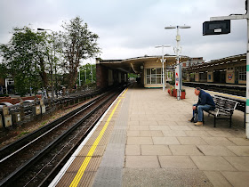 East Finchley Station Car Park (LUL)
