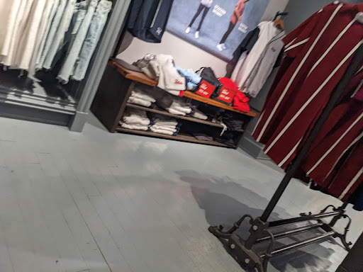 Clothing Store «Hollister Co.», reviews and photos, 9777 SW Washington Square Rd, Tigard, OR 97223, USA