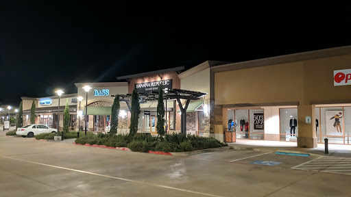 Clothing Store «Banana Republic», reviews and photos, 820 W Stacy Rd, Allen, TX 75013, USA
