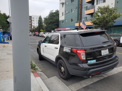 Sporting Goods Store «Big 5 Sporting Goods - Wilshire», reviews and photos, 6601 Wilshire Blvd, Los Angeles, CA 90048, USA