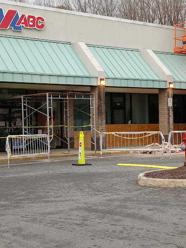 Shopping Mall «Rio Hill Shopping Center», reviews and photos, Seminole Trail, Charlottesville, VA 22901, USA