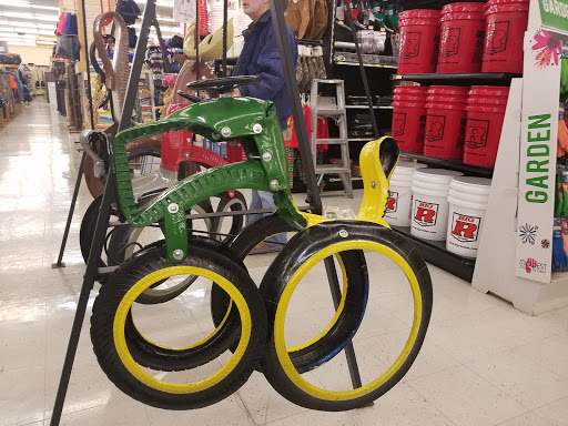 General Store «Big R Farm & Ranch Supply», reviews and photos, 1020 Bonforte Blvd, Pueblo, CO 81001, USA