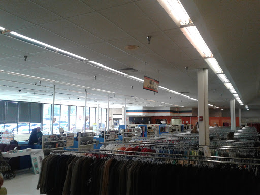 Thrift Store «Goodwill of North Georgia: Kennesaw Store and Donation Center», reviews and photos, 2500 Cobb Pkwy N, Kennesaw, GA 30152, USA