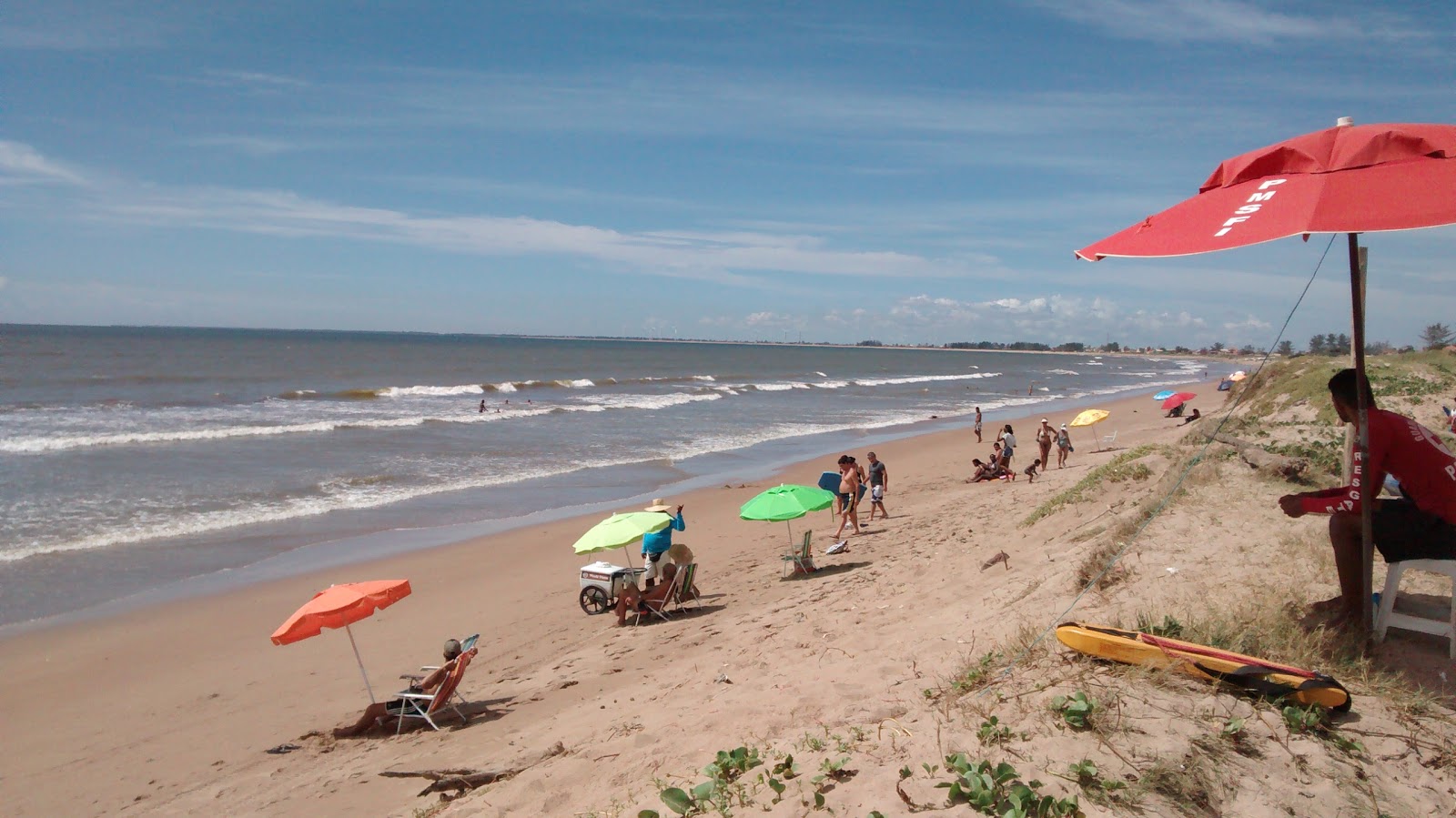 Zdjęcie Plaża Sossego z powierzchnią turkusowa woda