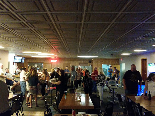 Bar & Grill «Sonny Lanes Bowling Bar and Grille», reviews and photos, 696 OH-534, Geneva, OH 44041, USA