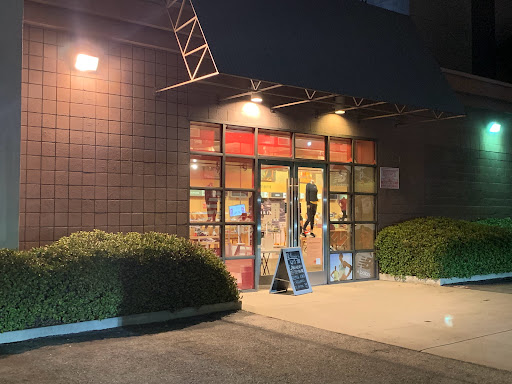 Shoe Store «New Balance», reviews and photos, 270 S Arroyo Pkwy, Pasadena, CA 91105, USA