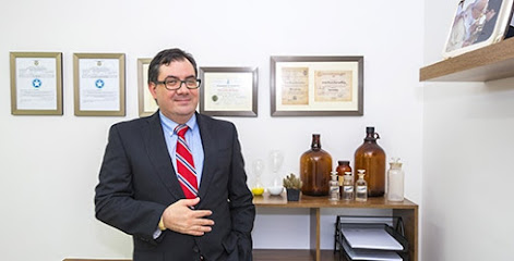 Dr. Carlos Eduardo Restrepo Garcés, Especialista en Tratamiento del Dolor